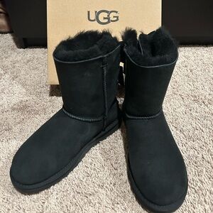 Ugg Australia Womens Meilani Faux Fur Closed Toe Mid-Calf Black, Size 6